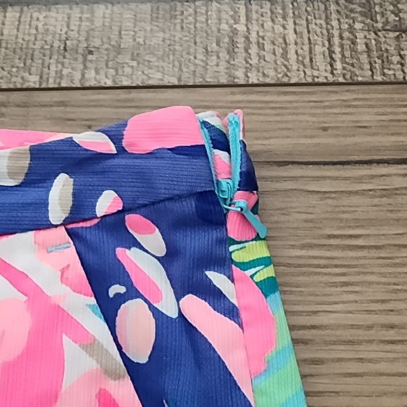Lilly Pulitzer Magnolia Shorts Multi Exotic Garden Blue Size 2 Scalloped Hem - Picture 3 of 8
